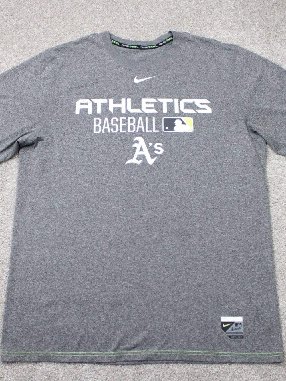 Oakland A's Shirt Mens Large Gray Nike BSBL Dri-Fit Authentic MLB Short Sleeve